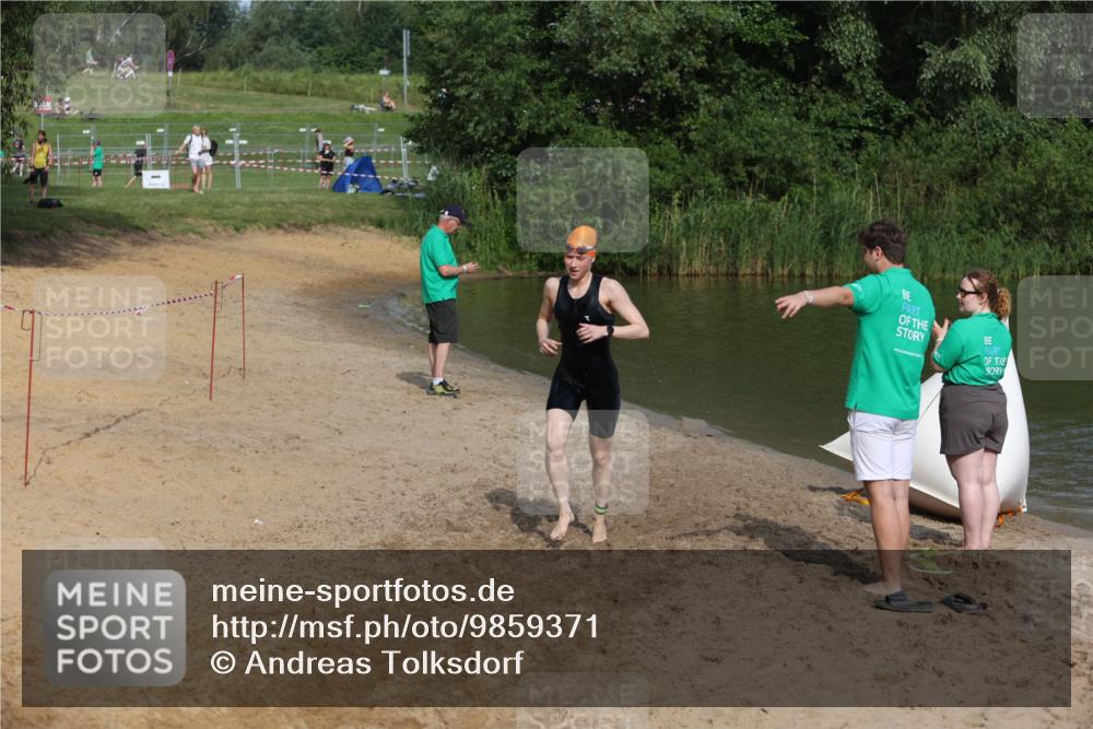21.06.2026 - 29. Vierlanden-Triathlon Andreas Tolksdorf http://msf.ph/oto/9859371 21.06.2026 09:05:49 Schwimmen 299 meine-sportfotos.de