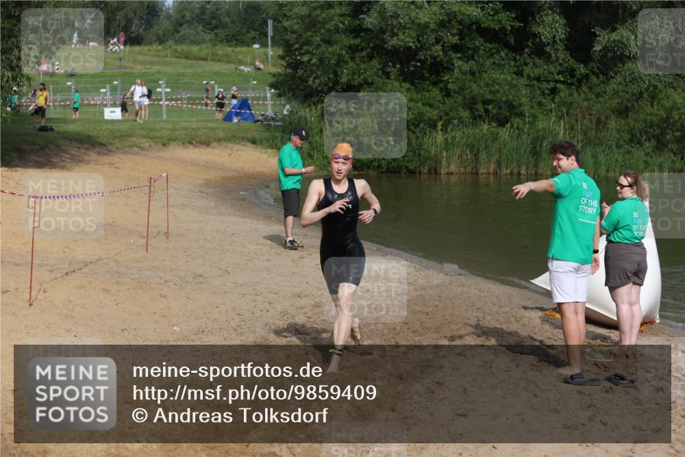 21.06.2026 - 29. Vierlanden-Triathlon Andreas Tolksdorf http://msf.ph/oto/9859409 21.06.2026 09:05:49 Schwimmen 299 meine-sportfotos.de