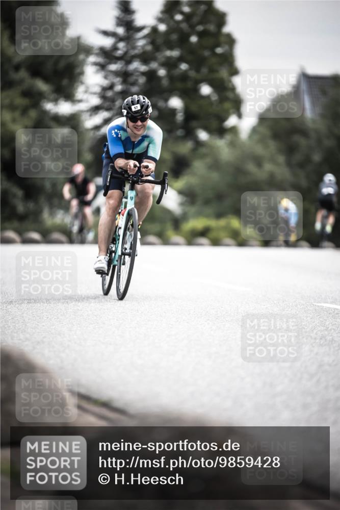 21.06.2026 - 29. Vierlanden-Triathlon H.Heesch http://msf.ph/oto/9859428 21.06.2026 10:32:08 Radfahren 19, 57, 196, 617 meine-sportfotos.de