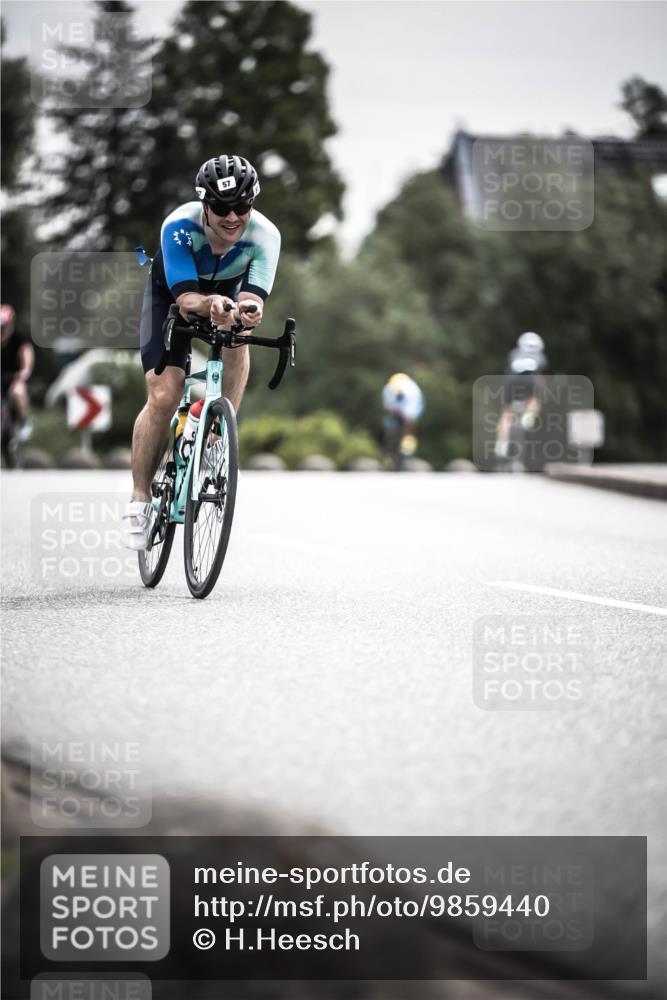 21.06.2026 - 29. Vierlanden-Triathlon H.Heesch http://msf.ph/oto/9859440 21.06.2026 10:32:08 Radfahren 19, 57, 196, 617 meine-sportfotos.de