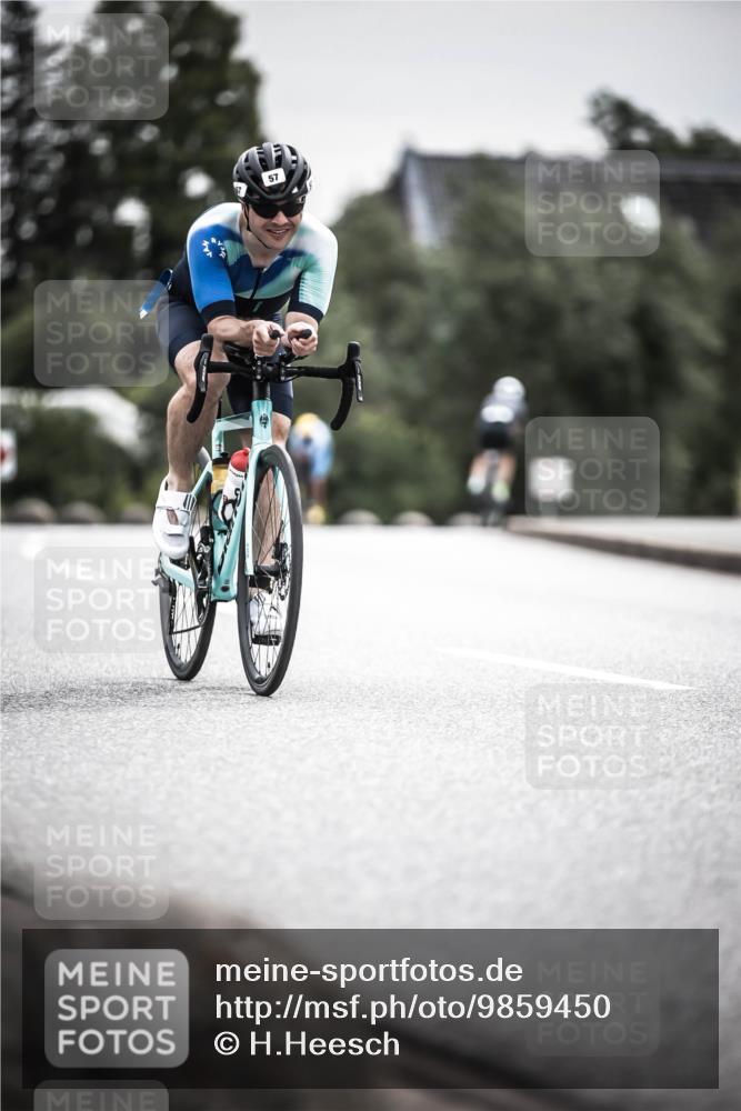 21.06.2026 - 29. Vierlanden-Triathlon H.Heesch http://msf.ph/oto/9859450 21.06.2026 10:32:08 Radfahren 19, 57, 196, 617 meine-sportfotos.de