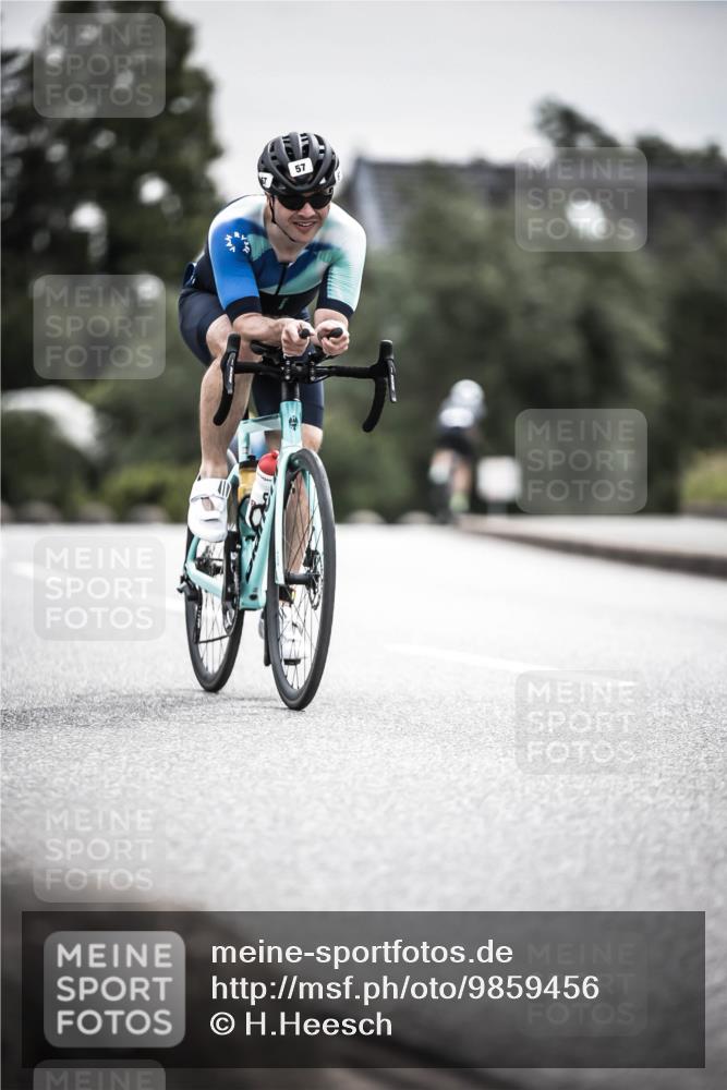 21.06.2026 - 29. Vierlanden-Triathlon H.Heesch http://msf.ph/oto/9859456 21.06.2026 10:32:09 Radfahren 19, 57, 196, 617 meine-sportfotos.de