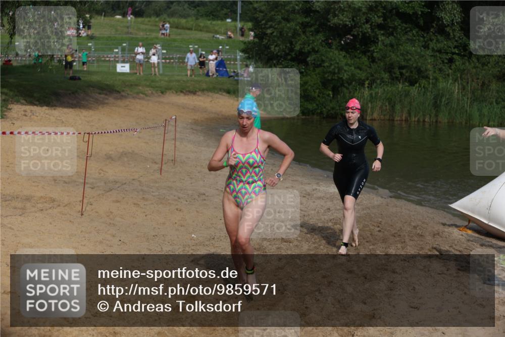 21.06.2026 - 29. Vierlanden-Triathlon Andreas Tolksdorf http://msf.ph/oto/9859571 21.06.2026 09:08:20 Schwimmen 224, 228, 233, 268, 1354 meine-sportfotos.de