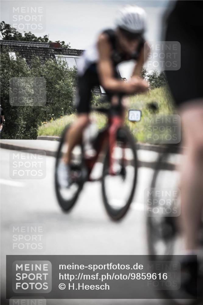 21.06.2026 - 29. Vierlanden-Triathlon H.Heesch http://msf.ph/oto/9859616 21.06.2026 10:32:24 Radfahren 12, 13, 54, 84, 165, 169, 199, 239, 324, 595 meine-sportfotos.de