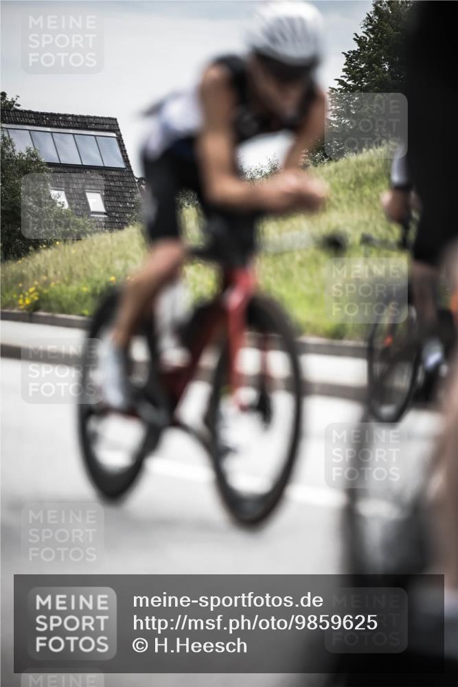 21.06.2026 - 29. Vierlanden-Triathlon H.Heesch http://msf.ph/oto/9859625 21.06.2026 10:32:24 Radfahren 12, 13, 54, 84, 165, 169, 199, 239, 324, 595 meine-sportfotos.de
