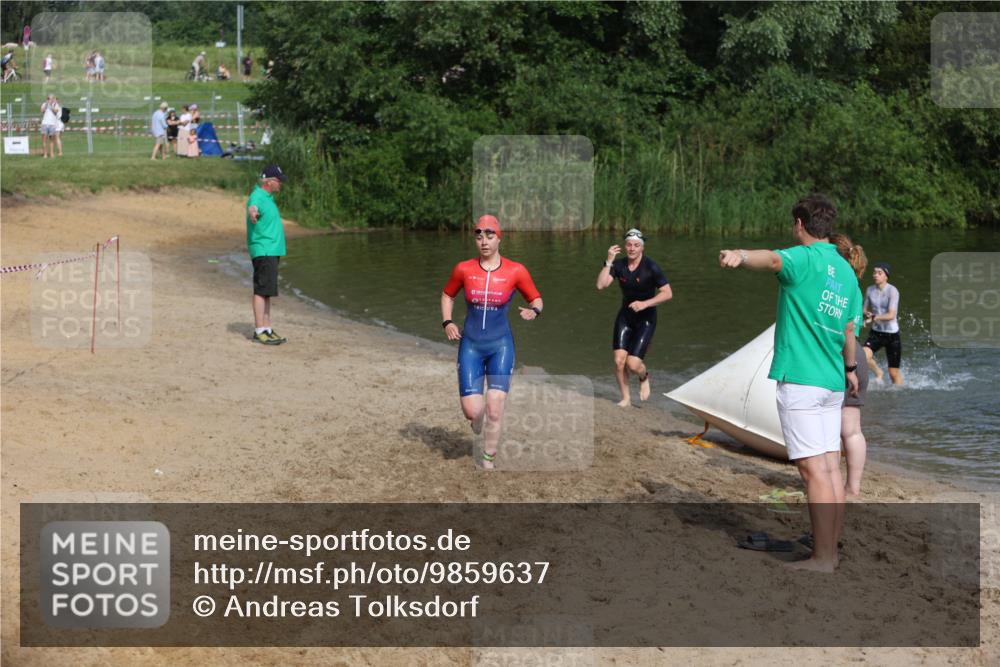 21.06.2026 - 29. Vierlanden-Triathlon Andreas Tolksdorf http://msf.ph/oto/9859637 21.06.2026 09:08:28 Schwimmen 226, 233, 257, 268 meine-sportfotos.de