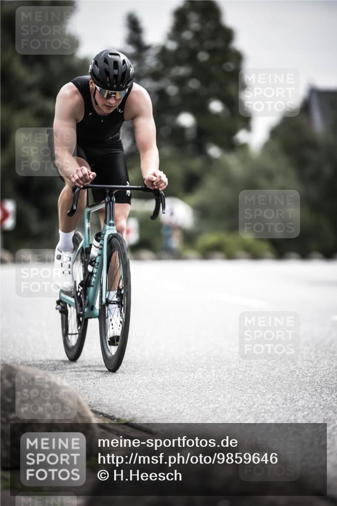 21.06.2026 - 29. Vierlanden-Triathlon H.Heesch http://msf.ph/oto/9859646 21.06.2026 10:32:25 Radfahren 12, 13, 54, 84, 165, 169, 239, 324, 595 meine-sportfotos.de