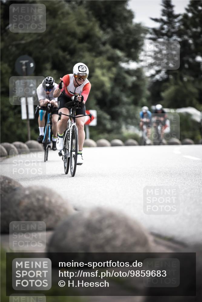 21.06.2026 - 29. Vierlanden-Triathlon H.Heesch http://msf.ph/oto/9859683 21.06.2026 10:32:30 Radfahren 12, 54, 93, 217, 239, 299, 302, 324 meine-sportfotos.de