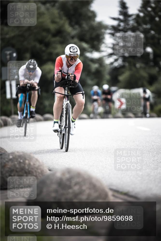 21.06.2026 - 29. Vierlanden-Triathlon H.Heesch http://msf.ph/oto/9859698 21.06.2026 10:32:30 Radfahren 12, 54, 93, 217, 239, 299, 302, 324 meine-sportfotos.de