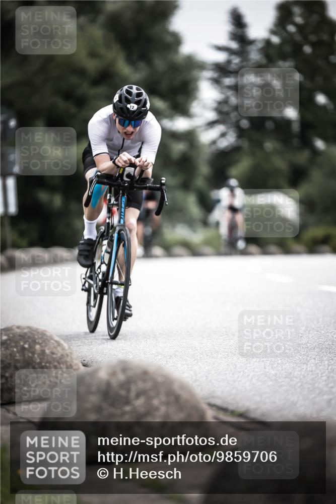 21.06.2026 - 29. Vierlanden-Triathlon H.Heesch http://msf.ph/oto/9859706 21.06.2026 10:32:31 Radfahren 12, 54, 93, 217, 239, 287, 299, 302, 324 meine-sportfotos.de