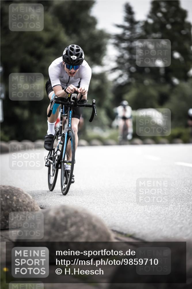 21.06.2026 - 29. Vierlanden-Triathlon H.Heesch http://msf.ph/oto/9859710 21.06.2026 10:32:31 Radfahren 12, 54, 93, 217, 239, 287, 299, 302, 324 meine-sportfotos.de