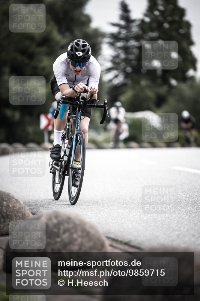 21.06.2026 - 29. Vierlanden-Triathlon H.Heesch http://msf.ph/oto/9859715 21.06.2026 10:32:31 Radfahren 12, 54, 93, 217, 239, 287, 299, 302, 324 meine-sportfotos.de