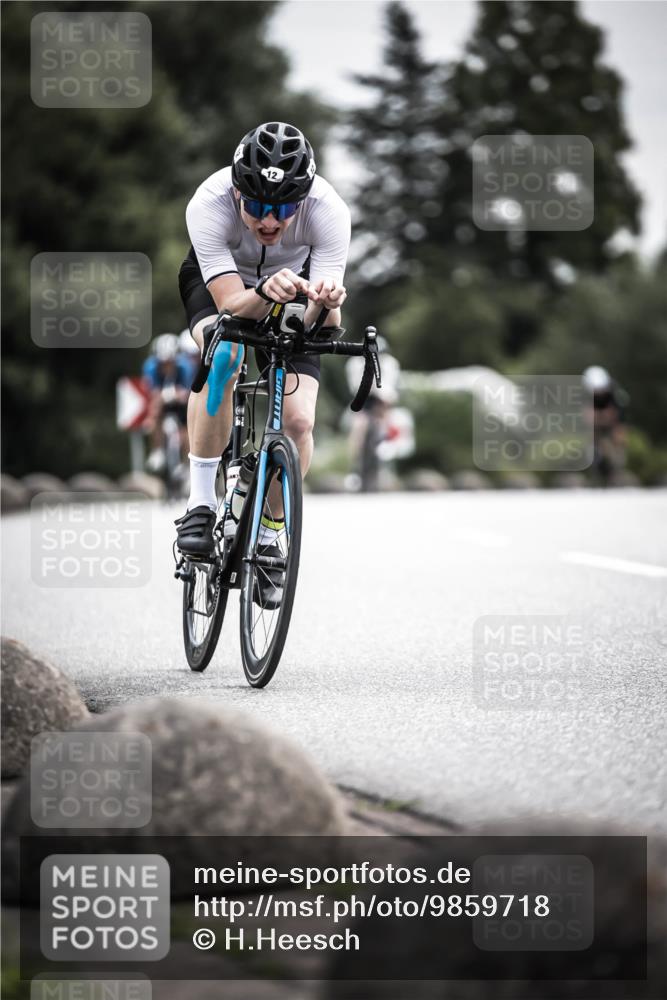 21.06.2026 - 29. Vierlanden-Triathlon H.Heesch http://msf.ph/oto/9859718 21.06.2026 10:32:31 Radfahren 12, 54, 93, 217, 239, 287, 299, 302, 324 meine-sportfotos.de