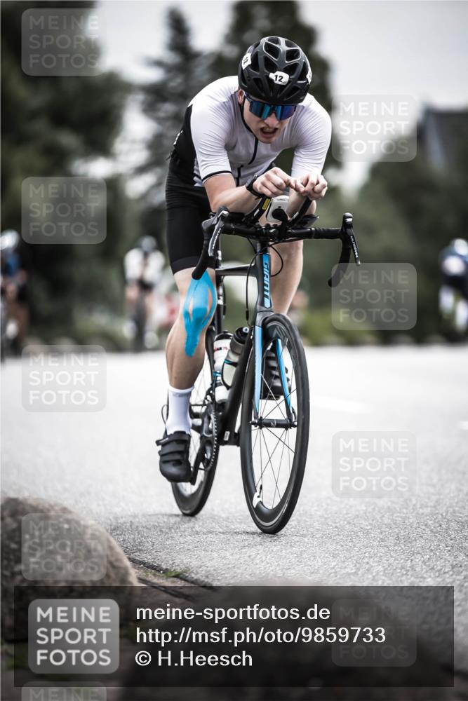 21.06.2026 - 29. Vierlanden-Triathlon H.Heesch http://msf.ph/oto/9859733 21.06.2026 10:32:31 Radfahren 12, 54, 93, 217, 239, 287, 299, 302, 324 meine-sportfotos.de