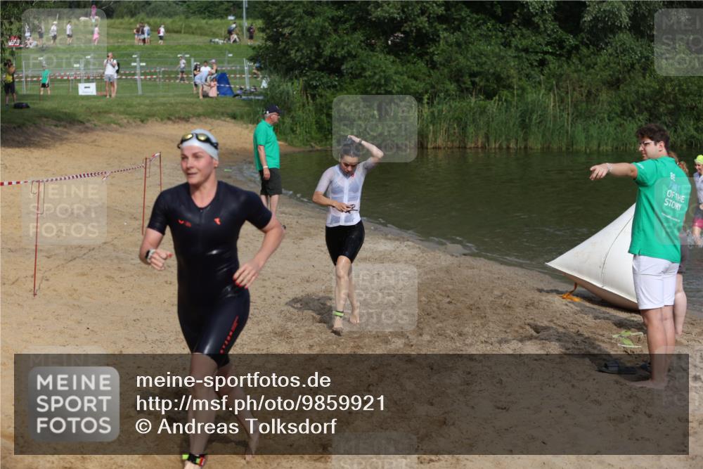 21.06.2026 - 29. Vierlanden-Triathlon Andreas Tolksdorf http://msf.ph/oto/9859921 21.06.2026 09:08:32 Schwimmen 226, 233, 257, 268 meine-sportfotos.de