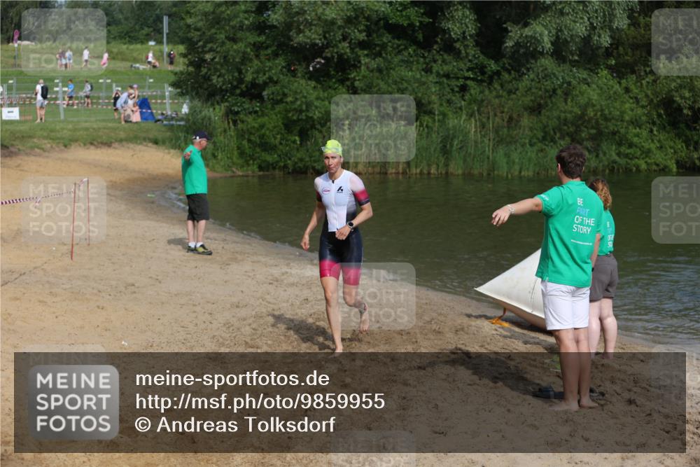 21.06.2026 - 29. Vierlanden-Triathlon Andreas Tolksdorf http://msf.ph/oto/9859955 21.06.2026 09:08:37 Schwimmen 221, 226, 257 meine-sportfotos.de