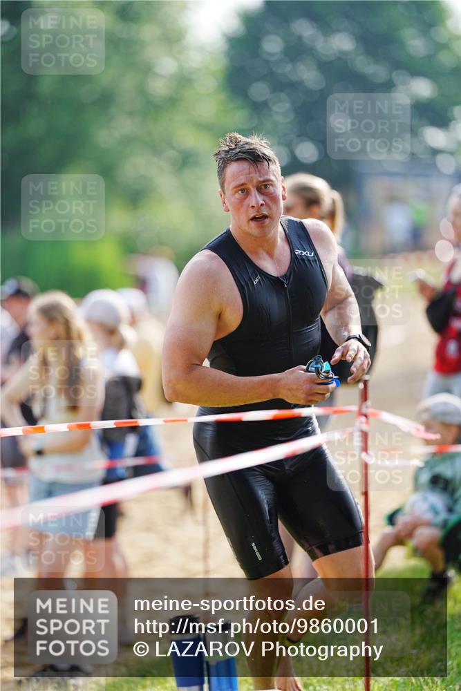 21.06.2026 - 29. Vierlanden-Triathlon LAZAROV Photography http://msf.ph/oto/9860001 21.06.2026 08:38:09 Schwimmen 13, 37 meine-sportfotos.de
