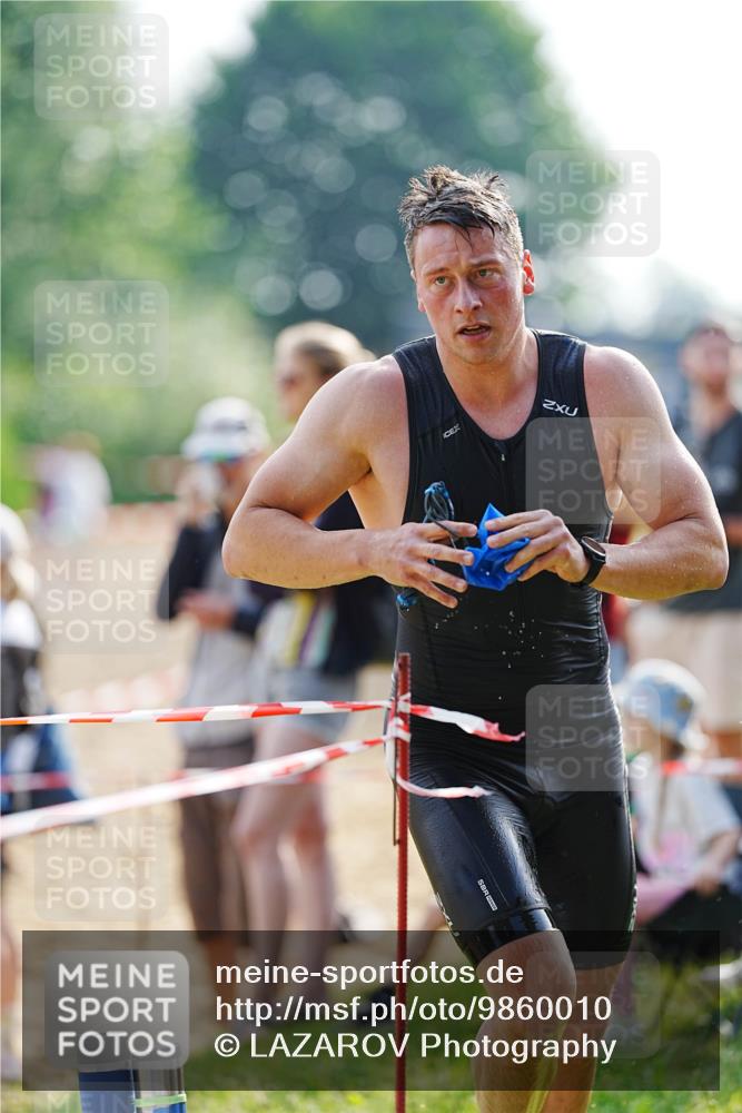21.06.2026 - 29. Vierlanden-Triathlon LAZAROV Photography http://msf.ph/oto/9860010 21.06.2026 08:38:09 Schwimmen 13, 37 meine-sportfotos.de