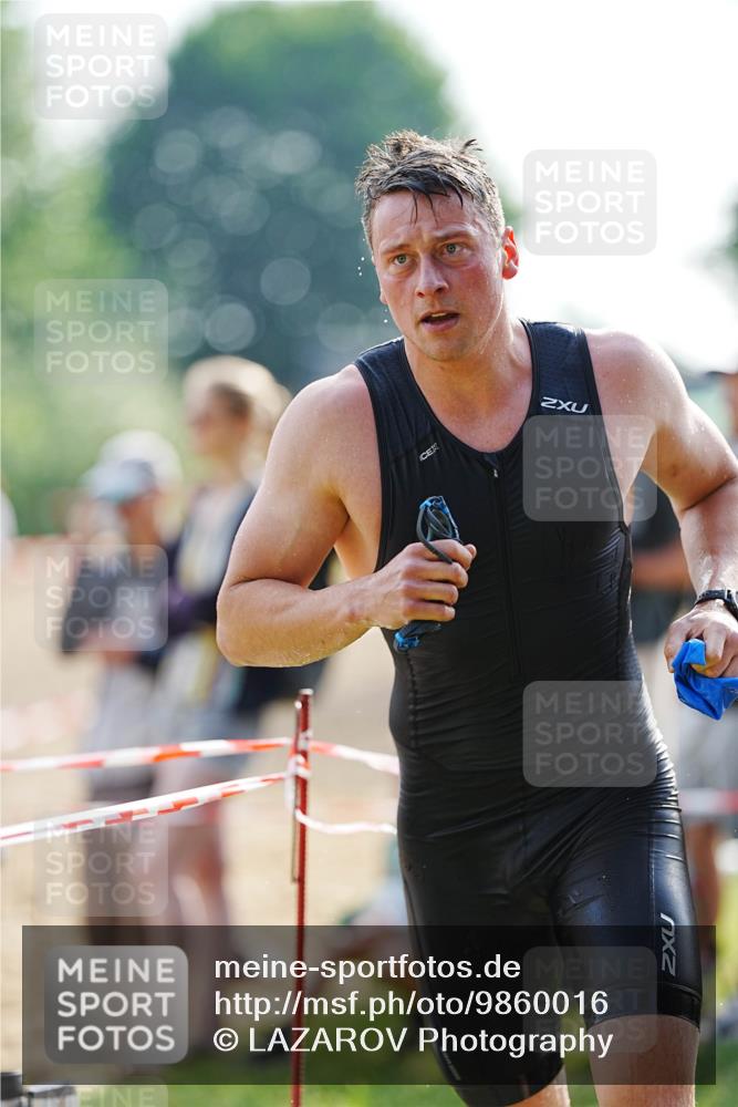 21.06.2026 - 29. Vierlanden-Triathlon LAZAROV Photography http://msf.ph/oto/9860016 21.06.2026 08:38:09 Schwimmen 13, 37 meine-sportfotos.de