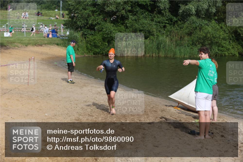 21.06.2026 - 29. Vierlanden-Triathlon Andreas Tolksdorf http://msf.ph/oto/9860090 21.06.2026 09:08:47 Schwimmen 221 meine-sportfotos.de