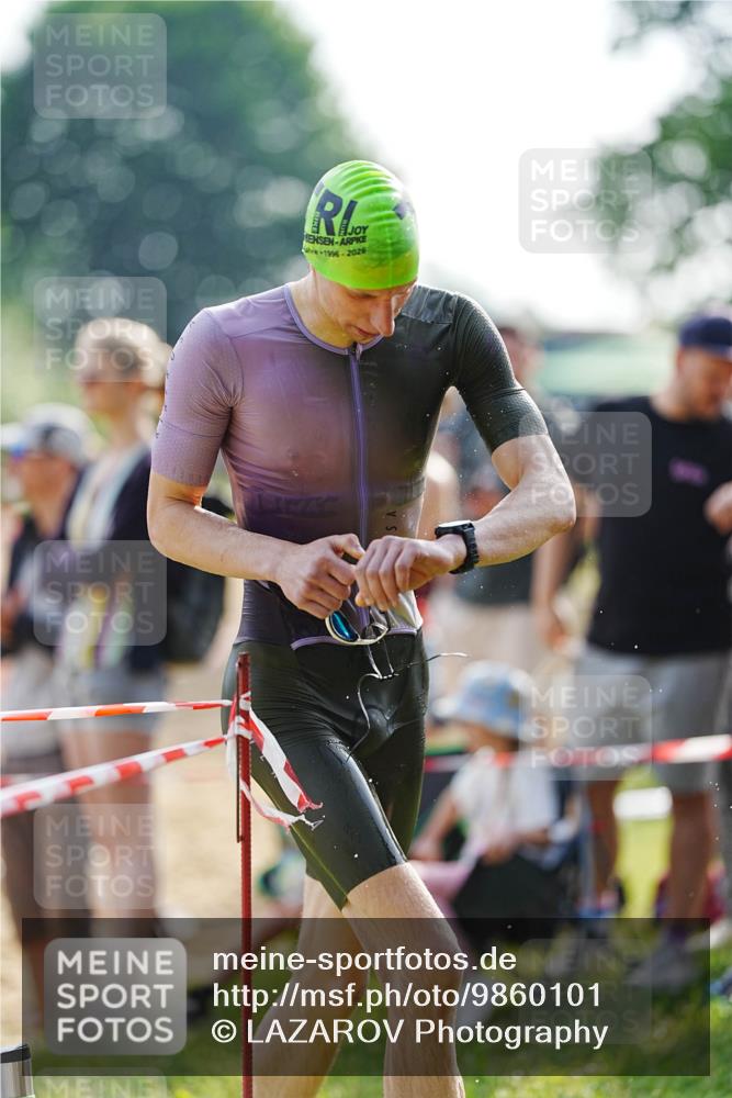 21.06.2026 - 29. Vierlanden-Triathlon LAZAROV Photography http://msf.ph/oto/9860101 21.06.2026 08:38:26 Schwimmen 12, 45, 57, 76, 77 meine-sportfotos.de