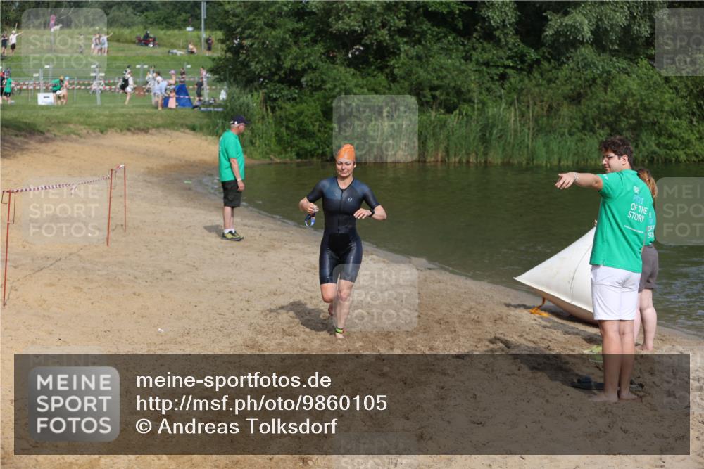 21.06.2026 - 29. Vierlanden-Triathlon Andreas Tolksdorf http://msf.ph/oto/9860105 21.06.2026 09:08:47 Schwimmen 221 meine-sportfotos.de