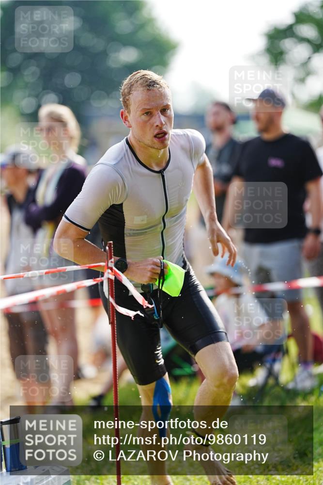 21.06.2026 - 29. Vierlanden-Triathlon LAZAROV Photography http://msf.ph/oto/9860119 21.06.2026 08:38:32 Schwimmen 12, 45, 57, 77 meine-sportfotos.de