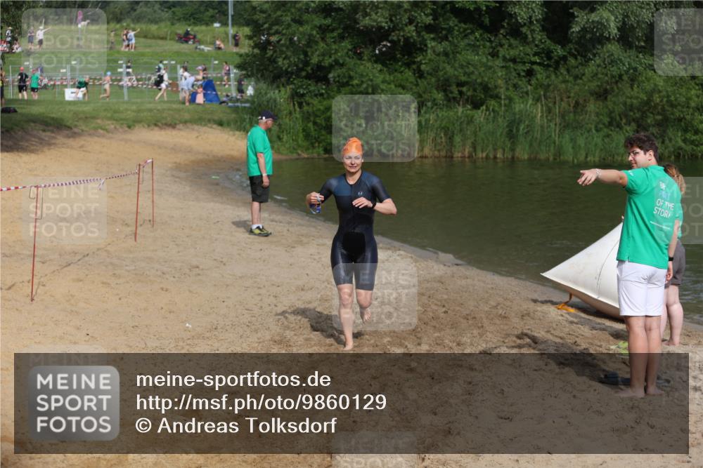 21.06.2026 - 29. Vierlanden-Triathlon Andreas Tolksdorf http://msf.ph/oto/9860129 21.06.2026 09:08:47 Schwimmen 221 meine-sportfotos.de