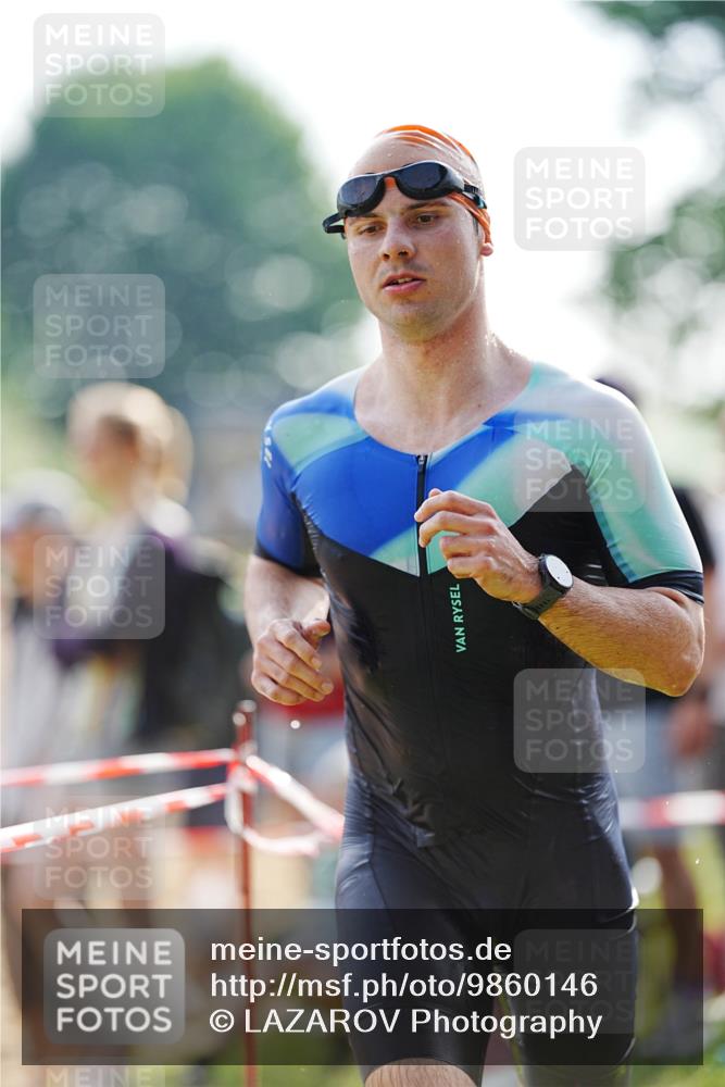 21.06.2026 - 29. Vierlanden-Triathlon LAZAROV Photography http://msf.ph/oto/9860146 21.06.2026 08:38:35 Schwimmen 12, 57 meine-sportfotos.de