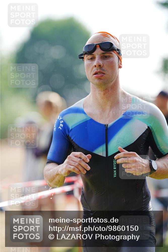 21.06.2026 - 29. Vierlanden-Triathlon LAZAROV Photography http://msf.ph/oto/9860150 21.06.2026 08:38:35 Schwimmen 12, 57 meine-sportfotos.de