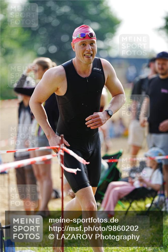 21.06.2026 - 29. Vierlanden-Triathlon LAZAROV Photography http://msf.ph/oto/9860202 21.06.2026 08:39:04 Schwimmen 61, 82 meine-sportfotos.de