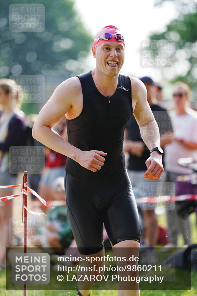 21.06.2026 - 29. Vierlanden-Triathlon LAZAROV Photography http://msf.ph/oto/9860211 21.06.2026 08:39:04 Schwimmen 61, 82 meine-sportfotos.de