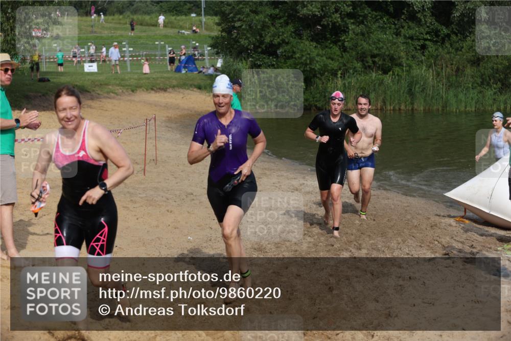 21.06.2026 - 29. Vierlanden-Triathlon Andreas Tolksdorf http://msf.ph/oto/9860220 21.06.2026 09:10:36 Schwimmen 267, 271, 284, 293, 298, 301 meine-sportfotos.de