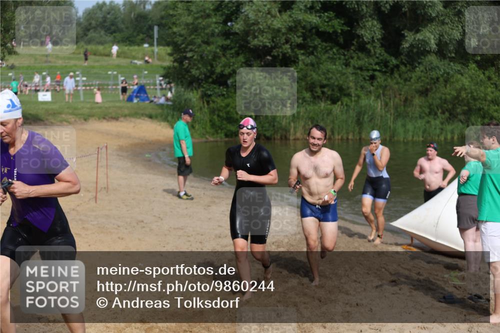 21.06.2026 - 29. Vierlanden-Triathlon Andreas Tolksdorf http://msf.ph/oto/9860244 21.06.2026 09:10:37 Schwimmen 267, 271, 284, 293, 298, 301 meine-sportfotos.de