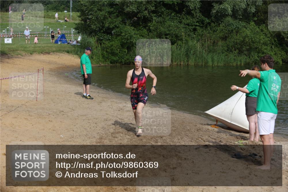 21.06.2026 - 29. Vierlanden-Triathlon Andreas Tolksdorf http://msf.ph/oto/9860369 21.06.2026 09:10:47 Schwimmen 273, 274, 301 meine-sportfotos.de