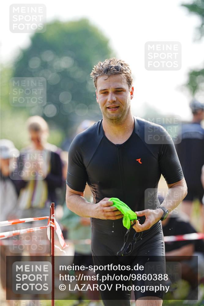 21.06.2026 - 29. Vierlanden-Triathlon LAZAROV Photography http://msf.ph/oto/9860388 21.06.2026 08:41:12 Schwimmen 99, 129, 132 meine-sportfotos.de