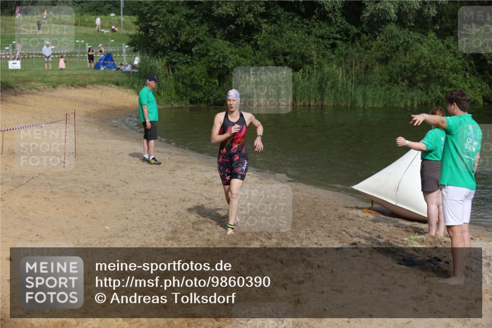 21.06.2026 - 29. Vierlanden-Triathlon Andreas Tolksdorf http://msf.ph/oto/9860390 21.06.2026 09:10:47 Schwimmen 273, 274, 301 meine-sportfotos.de