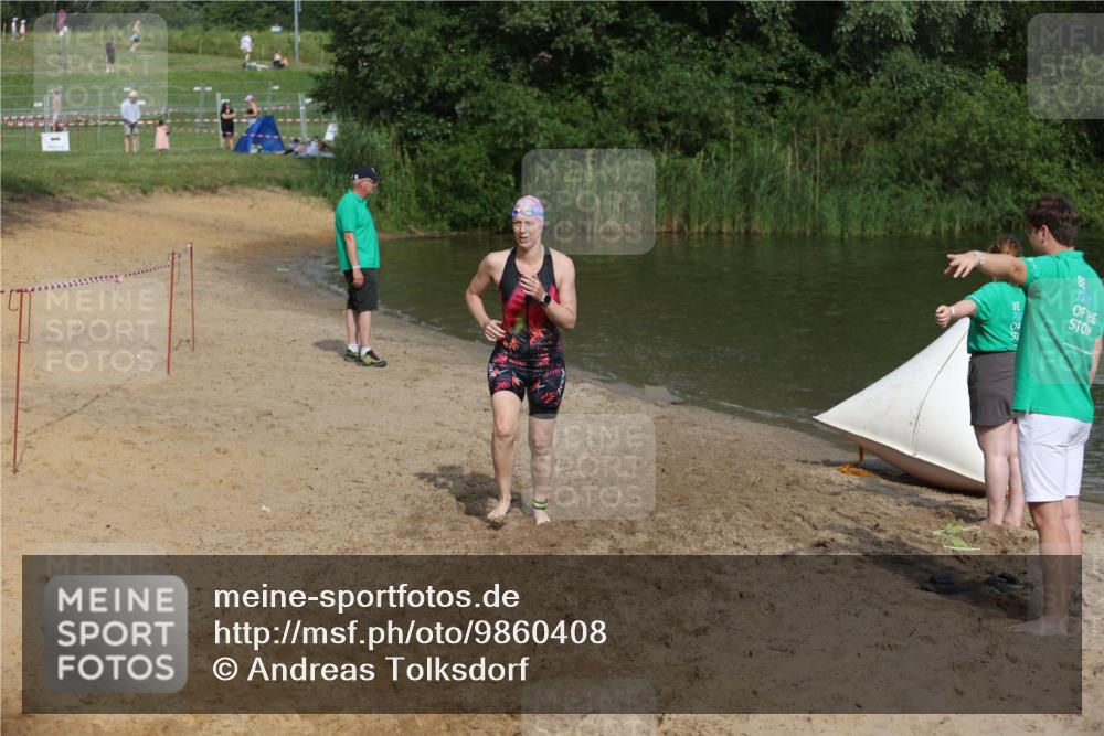 21.06.2026 - 29. Vierlanden-Triathlon Andreas Tolksdorf http://msf.ph/oto/9860408 21.06.2026 09:10:47 Schwimmen 273, 274, 301 meine-sportfotos.de