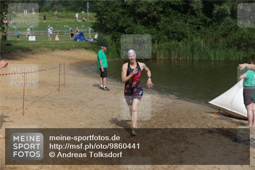 21.06.2026 - 29. Vierlanden-Triathlon Andreas Tolksdorf http://msf.ph/oto/9860441 21.06.2026 09:10:47 Schwimmen 273, 274, 301 meine-sportfotos.de