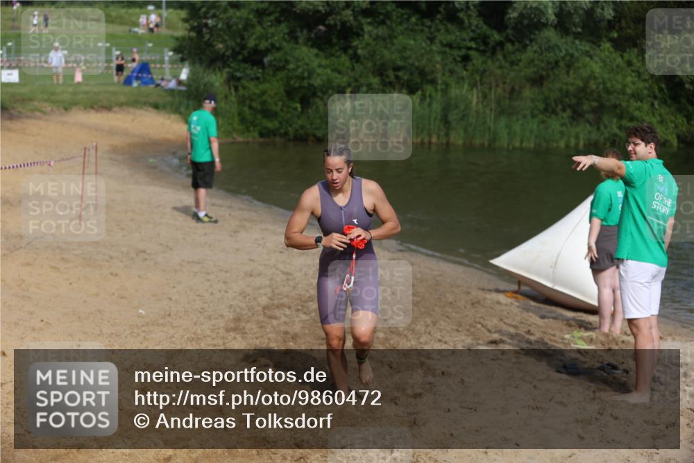 21.06.2026 - 29. Vierlanden-Triathlon Andreas Tolksdorf http://msf.ph/oto/9860472 21.06.2026 09:10:53 Schwimmen 273, 274 meine-sportfotos.de