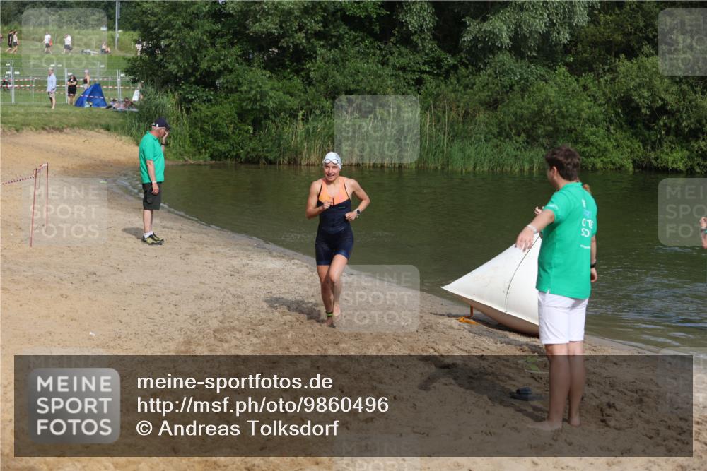 21.06.2026 - 29. Vierlanden-Triathlon Andreas Tolksdorf http://msf.ph/oto/9860496 21.06.2026 09:11:14 Schwimmen 223, 253 meine-sportfotos.de