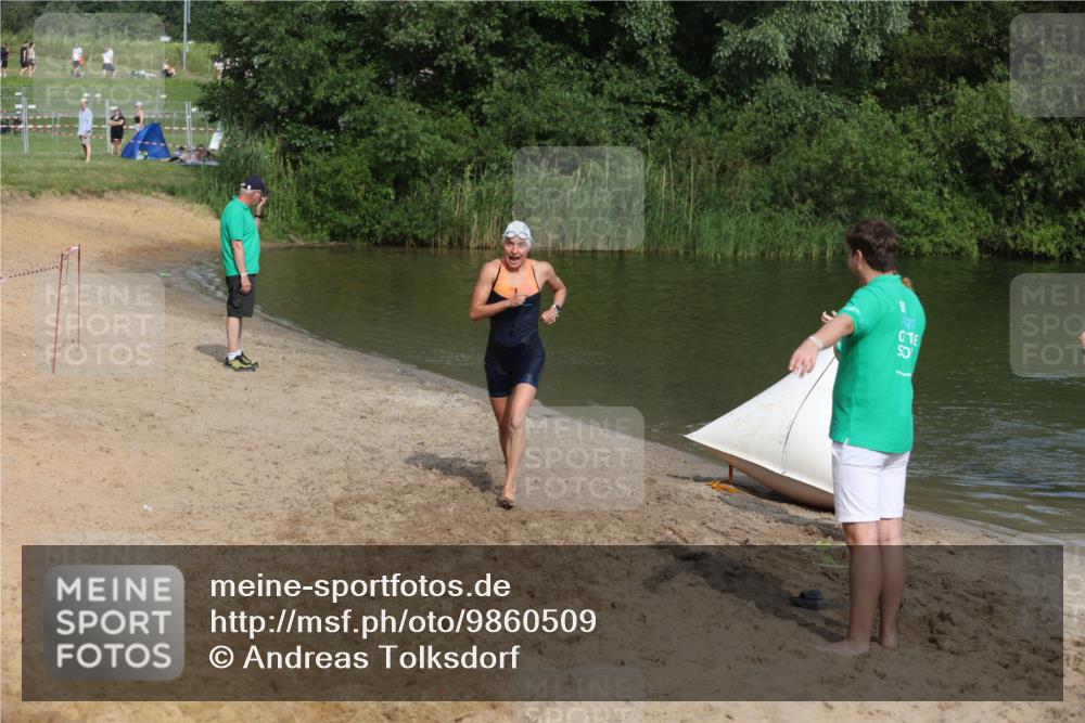 21.06.2026 - 29. Vierlanden-Triathlon Andreas Tolksdorf http://msf.ph/oto/9860509 21.06.2026 09:11:14 Schwimmen 223, 253 meine-sportfotos.de