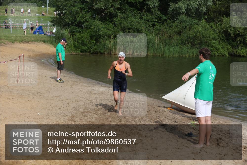 21.06.2026 - 29. Vierlanden-Triathlon Andreas Tolksdorf http://msf.ph/oto/9860537 21.06.2026 09:11:14 Schwimmen 223, 253 meine-sportfotos.de