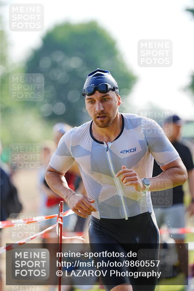 21.06.2026 - 29. Vierlanden-Triathlon LAZAROV Photography http://msf.ph/oto/9860557 21.06.2026 08:42:07 Schwimmen 38, 62, 67 meine-sportfotos.de