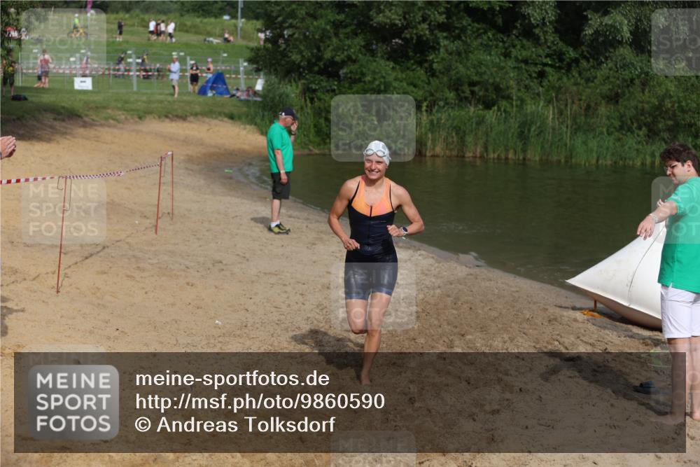 21.06.2026 - 29. Vierlanden-Triathlon Andreas Tolksdorf http://msf.ph/oto/9860590 21.06.2026 09:11:15 Schwimmen 223, 253 meine-sportfotos.de