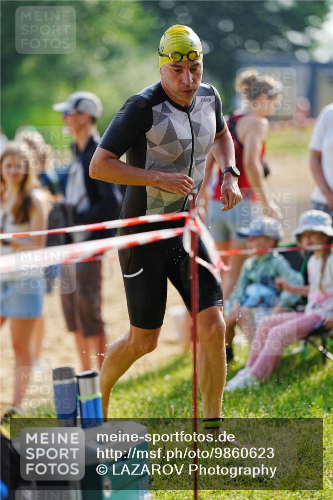 21.06.2026 - 29. Vierlanden-Triathlon LAZAROV Photography http://msf.ph/oto/9860623 21.06.2026 08:42:42 Schwimmen 43, 148, 193, 210 meine-sportfotos.de