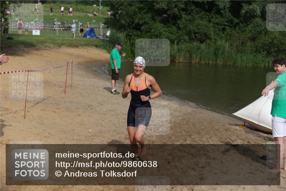 21.06.2026 - 29. Vierlanden-Triathlon Andreas Tolksdorf http://msf.ph/oto/9860638 21.06.2026 09:11:16 Schwimmen 223, 253 meine-sportfotos.de