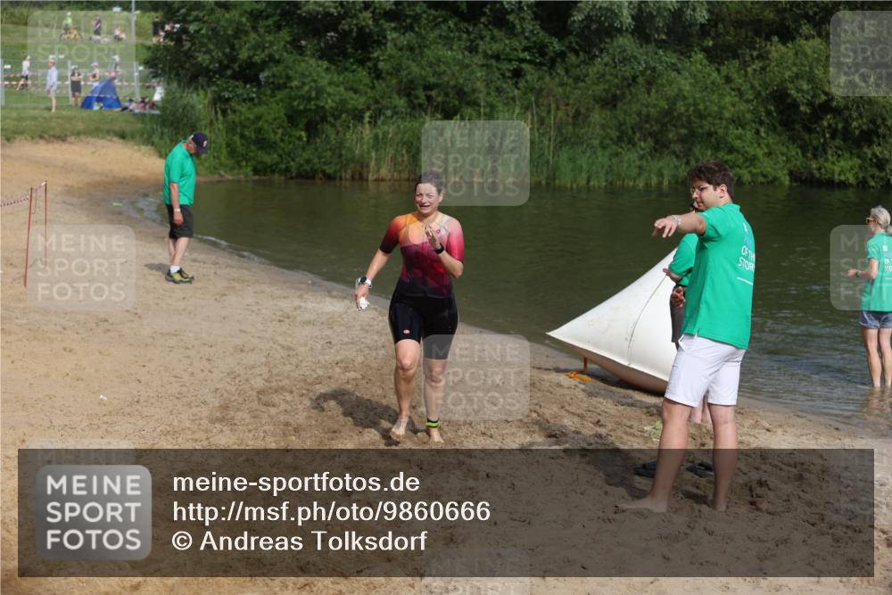 21.06.2026 - 29. Vierlanden-Triathlon Andreas Tolksdorf http://msf.ph/oto/9860666 21.06.2026 09:11:23 Schwimmen 223 meine-sportfotos.de