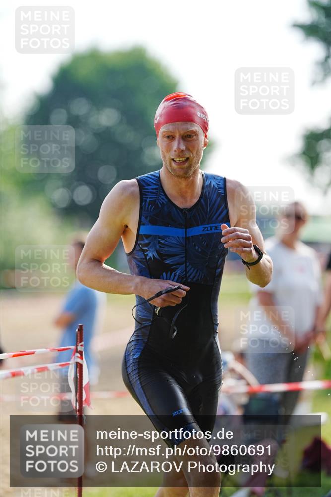 21.06.2026 - 29. Vierlanden-Triathlon LAZAROV Photography http://msf.ph/oto/9860691 21.06.2026 08:43:26 Schwimmen 56 meine-sportfotos.de