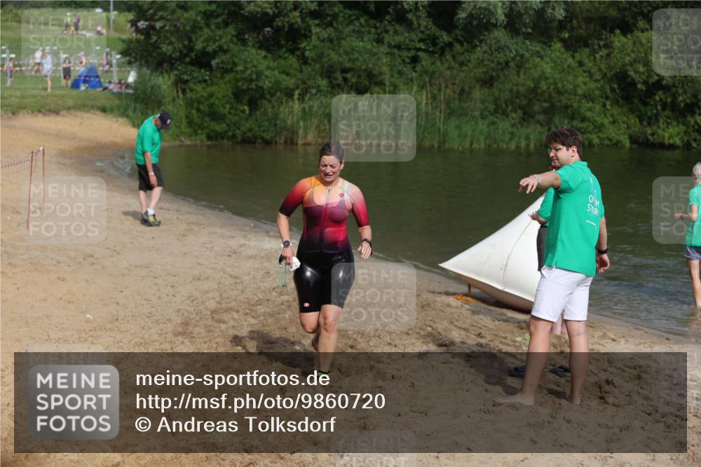 21.06.2026 - 29. Vierlanden-Triathlon Andreas Tolksdorf http://msf.ph/oto/9860720 21.06.2026 09:11:23 Schwimmen 223 meine-sportfotos.de